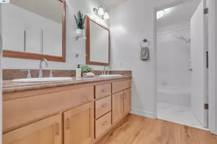 215 Whale Bone Ct, Vallejo, CA 94591 - Photo 14
