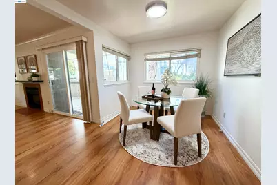 215 Whale Bone Ct, Vallejo, CA 94591 - Photo 2