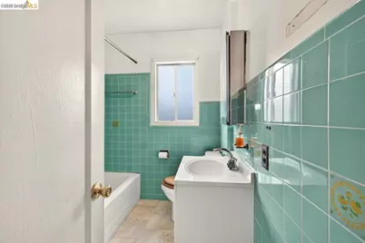 998 Jones Street, Berkeley, CA 94710 - Photo 18