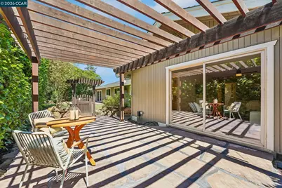 102 Brookfield Dr, Moraga, CA 94556 - Photo 32