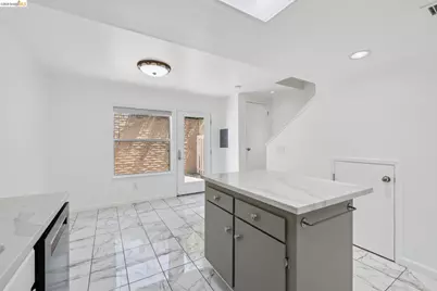 1021 Santa Ines Ct, Oakland, CA 94601 - Photo 10