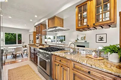 5161 Hilltop Dr, El Sobrante, CA 94803 - Photo 18