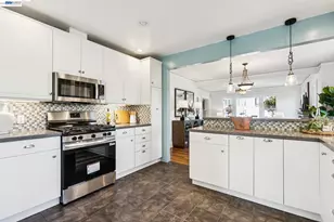10907 Julius St, Oakland, CA 94605 - Photo 12