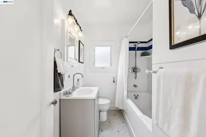 10907 Julius St, Oakland, CA 94605 - Photo 26