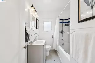 10907 Julius St, Oakland, CA 94605 - Photo 26