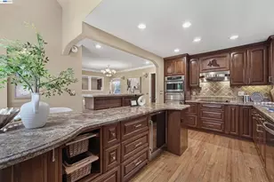 11055 La Paloma Dr, Cupertino, CA 95014 - Photo 14