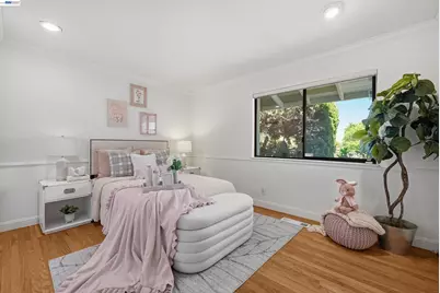 11055 La Paloma Drive, Cupertino, CA 95014 - Photo 22