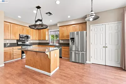 1647 Green Springs Ct, Tracy, CA 95377 - Photo 8