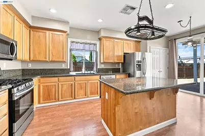 1647 Green Springs Ct, Tracy, CA 95377 - Photo 10