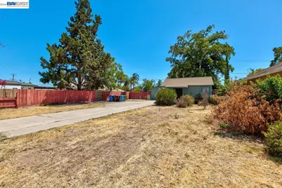 322 Poplar Ave, Manteca, CA 95336 - Photo 10