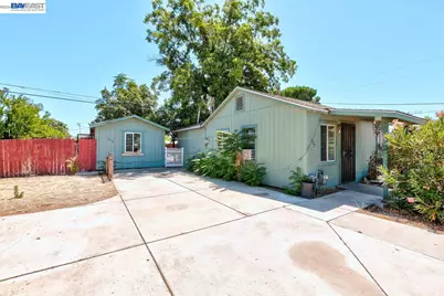 322 Poplar Ave, Manteca, CA 95336 - Photo 2