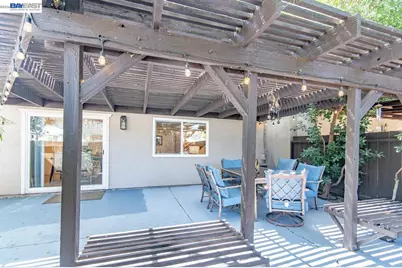 2105 Armstrong Dr, Pleasanton, CA 94588 - Photo 36
