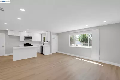 587 Somoa Lane, Lathrop, CA 95330 - Photo 6