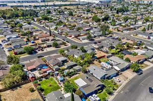 587 Somoa Ln, Lathrop, CA 95330 - Photo 42