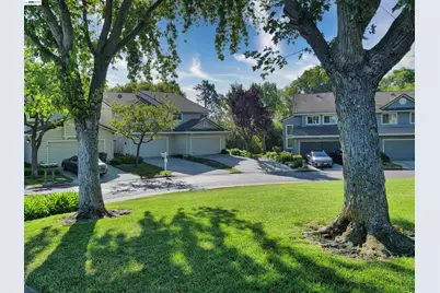 7445 Rolling Hills Cir, Dublin, CA 94568 - Photo 2