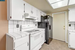 209 Cedar Rock Cir, Sacramento, CA 95823 - Photo 10