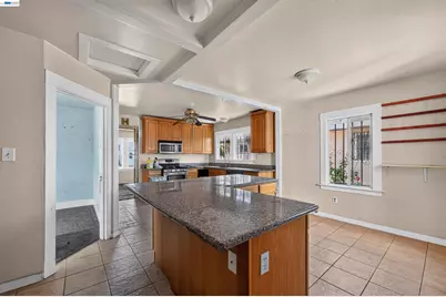 7015 Holly St, Oakland, CA 94621 - Photo 10