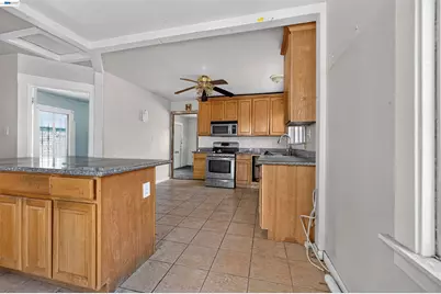 7015 Holly St, Oakland, CA 94621 - Photo 8