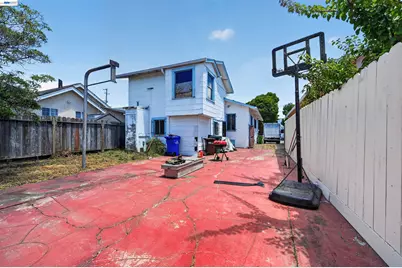7015 Holly St, Oakland, CA 94621 - Photo 18