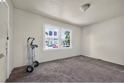 7015 Holly St, Oakland, CA 94621 - Photo 6