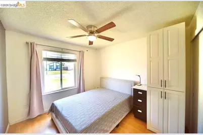 39 Stanislaus Cir, Sacramento, CA 95831 - Photo 8