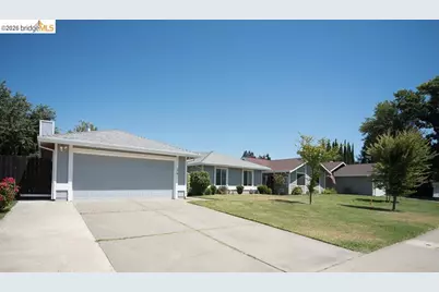 39 Stanislaus Cir, Sacramento, CA 95831 - Photo 2