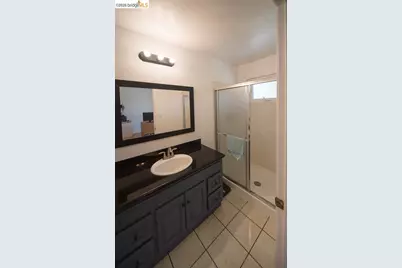 39 Stanislaus Cir, Sacramento, CA 95831 - Photo 12