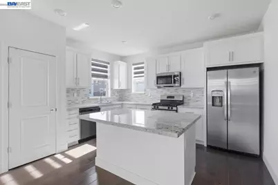 2134 Daimler St, Lathrop, CA 95330 - Photo 8