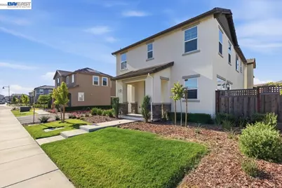 2134 Daimler St, Lathrop, CA 95330 - Photo 2