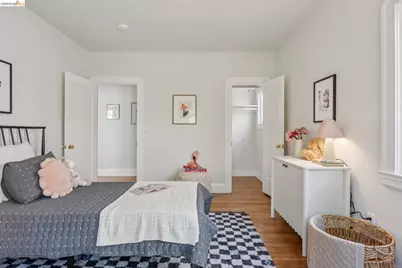 214 Mandalay Rd, Oakland, CA 94618 - Photo 38