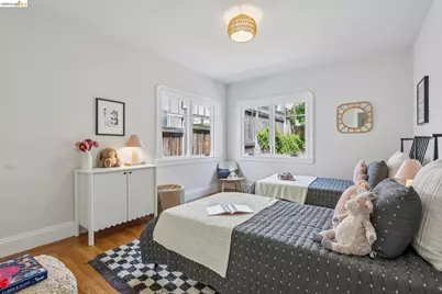 214 Mandalay Rd, Oakland, CA 94618 - Photo 34