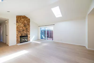 2540 16th St, Oakland, CA 94601 - Photo 4