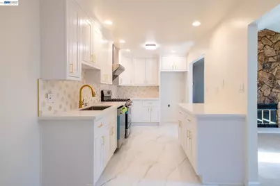 2540 16th St, Oakland, CA 94601 - Photo 8