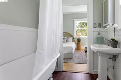 1079 66th St, Oakland, CA 94608 - Photo 22