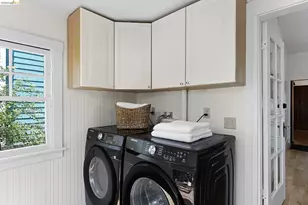 1079 66th St, Oakland, CA 94608 - Photo 26