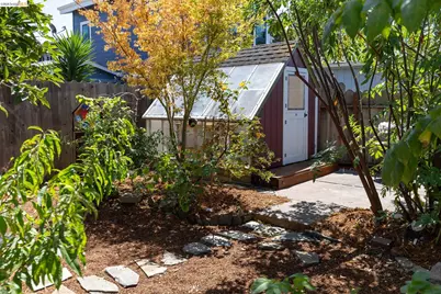 1079 66th St, Oakland, CA 94608 - Photo 34