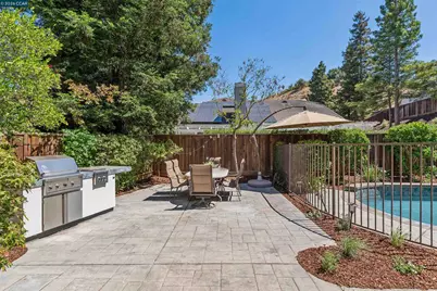 225 Valley Glen Ln, Martinez, CA 94553 - Photo 42