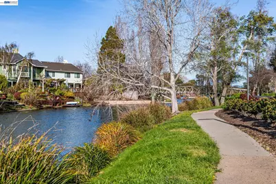 211 Inverness Ct, Alameda, CA 94502 - Photo 30