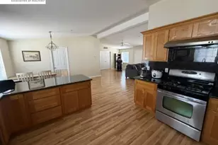 241 Jamaica Cir, Union City, CA 94587 - Photo 10