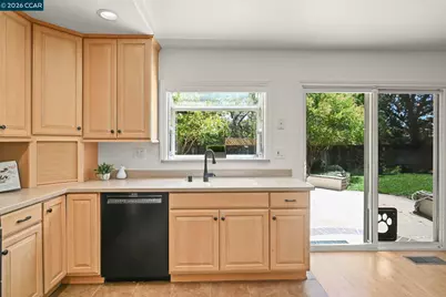 102 Henson Creek Ct, Martinez, CA 94553 - Photo 8