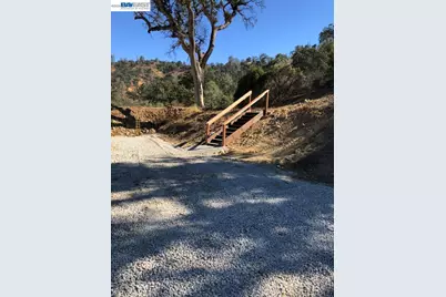 17488 Corral Hollow Rd, Tracy, CA 95377 - Photo 2