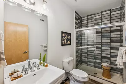 425 11th St #6, Oakland, CA 94606 - Photo 14