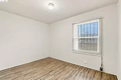 274 Collins, Richmond, CA 94801 - Photo 16