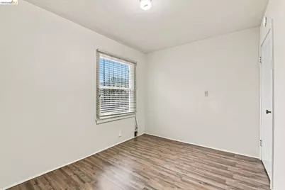 274 Collins, Richmond, CA 94801 - Photo 18