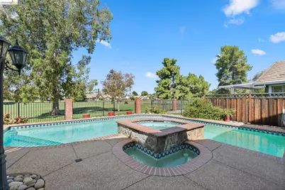 2216 Colonial Ct, Discovery Bay, CA 94505 - Photo 38