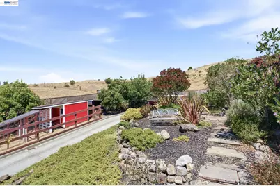 26928 Palomares Rd, Castro Valley, CA 94552 - Photo 18