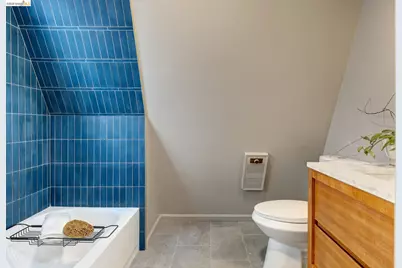 6201 Thornhill Dr, Oakland, CA 94611 - Photo 30