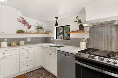 6201 Thornhill Dr, Oakland, CA 94611 - Photo 22