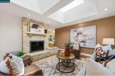 1130 Glencourt Dr, Oakland, CA 94611 - Photo 6