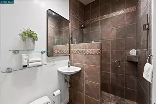 1130 Glencourt Dr, Oakland, CA 94611 - Photo 16